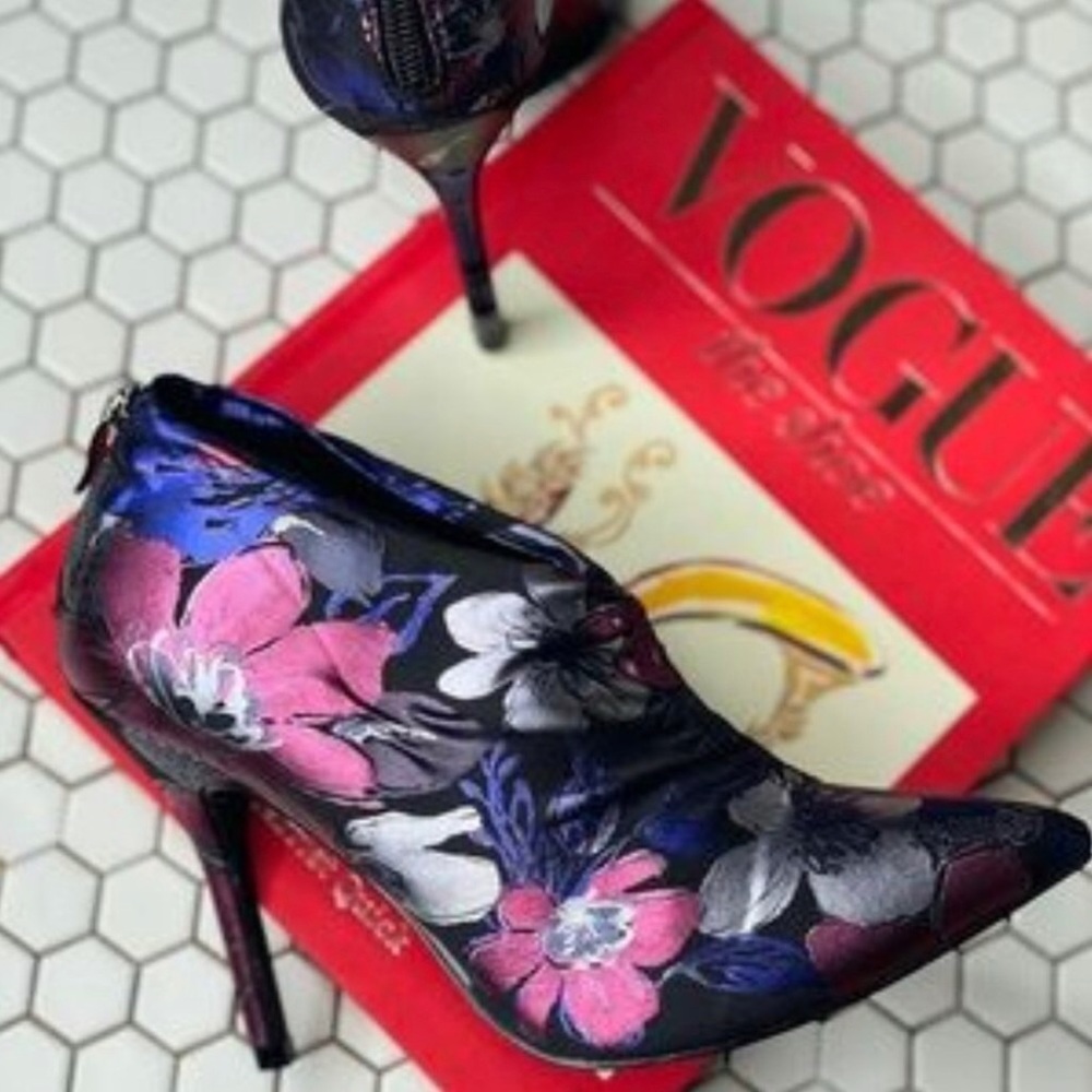 Purple Flower Fabric Pointed Toe Booties NIB